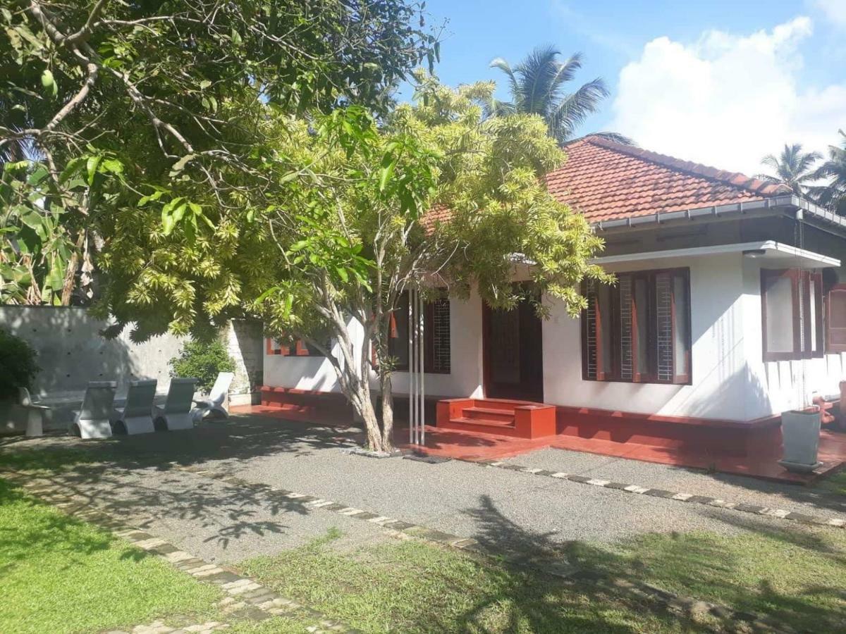 Circus Lagoon Hideaway Bed & Breakfast Dodanduwa Eksteriør bilde