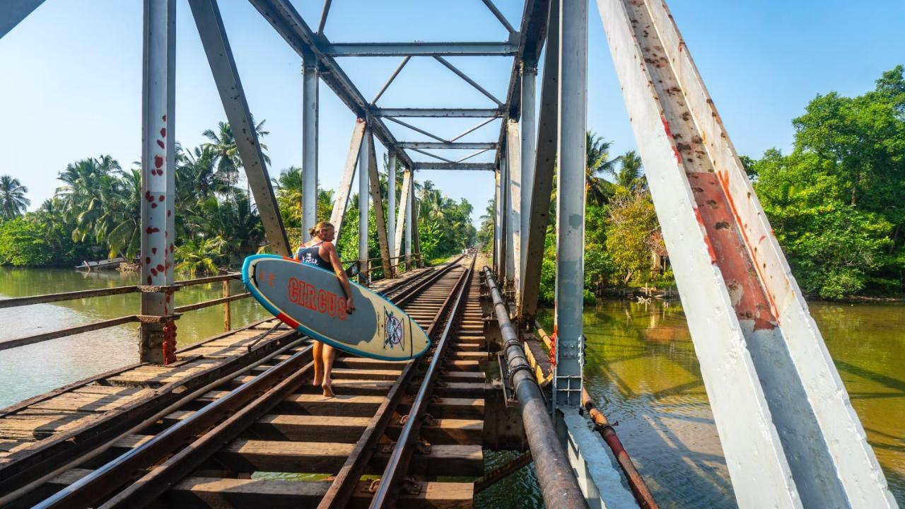 Circus Lagoon Hideaway Bed & Breakfast Dodanduwa Eksteriør bilde